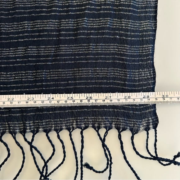 Calvin Klein | Classic Navy & Silver Scarf / Shawl / Wrap - Picture 15 of 16